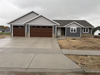 1938 Arches DRIVE, Holmen, WI 54636