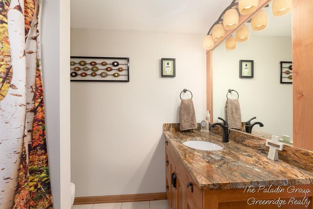 646 Wilshire Court, Holland, MI 49423