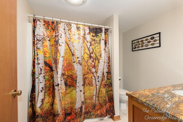 646 Wilshire Court, Holland, MI 49423