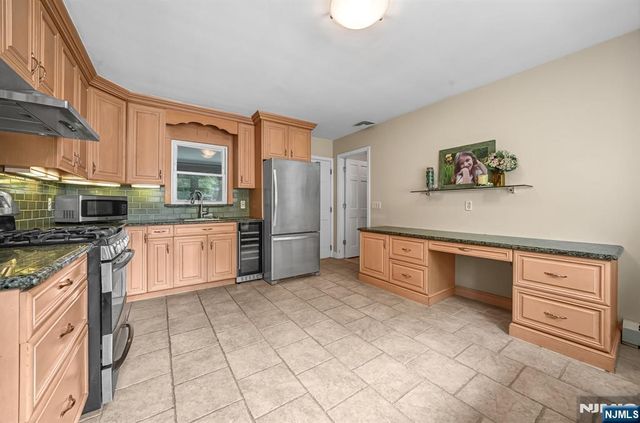 10 Pease Avenue, Verona, NJ 07044