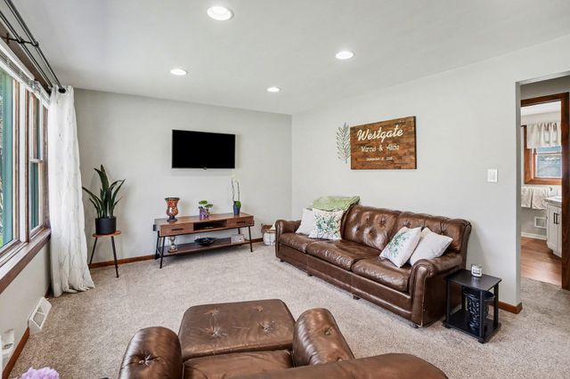 2435 Lilac Avenue, Holland Twp, MI 49424