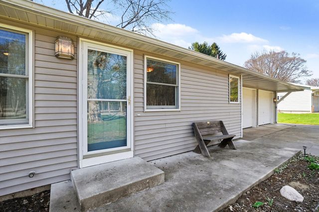 2435 Lilac Avenue, Holland Twp, MI 49424