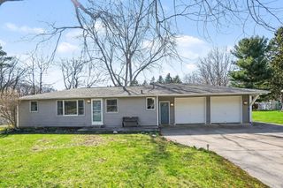 2435 Lilac Avenue, Holland Twp, MI 49424