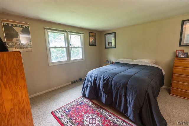 211 Knapp Road, Geddes, NY 13219