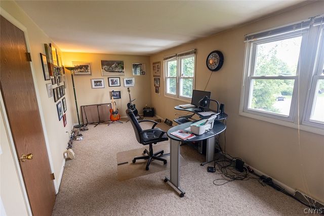211 Knapp Road, Geddes, NY 13219