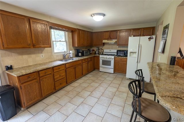 211 Knapp Road, Geddes, NY 13219