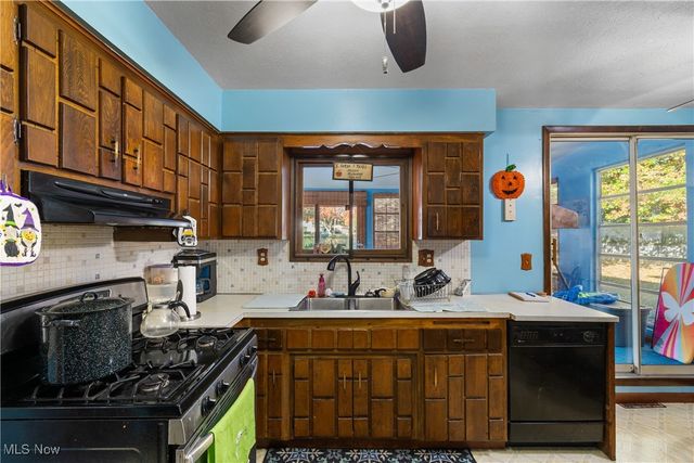 5658 N Circle View Drive, Seven Hills, OH 44131