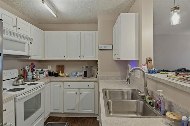 3771 Holmes Creek Place 201, Winston-salem, NC 27127