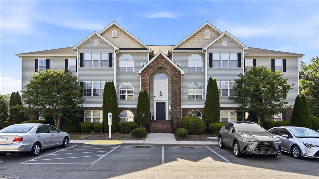 3771 Holmes Creek Place 201, Winston-salem, NC 27127