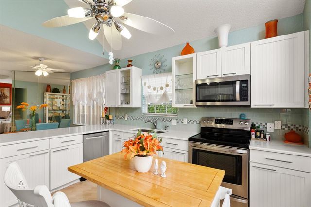 2740 HAMBLE VILLAGE LANE, Palm Harbor, FL 34684