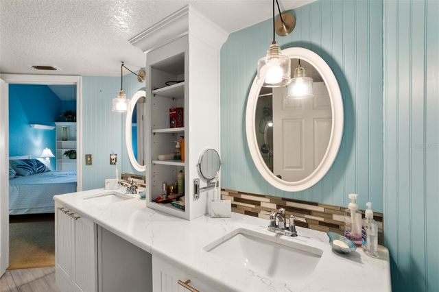 2740 HAMBLE VILLAGE LANE, Palm Harbor, FL 34684
