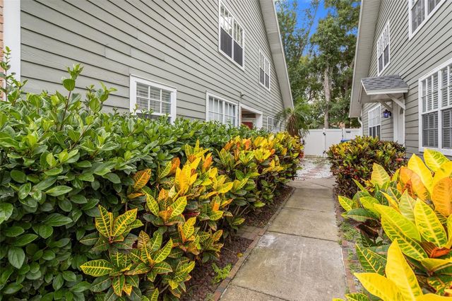 2740 HAMBLE VILLAGE LANE, Palm Harbor, FL 34684