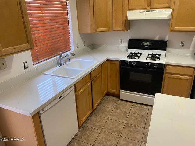 922 E BLACKHAWK Drive, Phoenix, AZ 85024