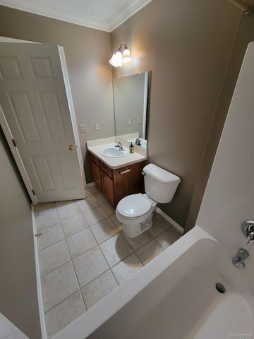 5894 Augusta Lane, Holly Township, MI 48439