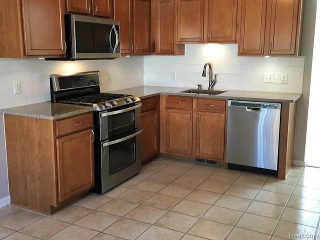 5894 Augusta Lane, Holly Township, MI 48439