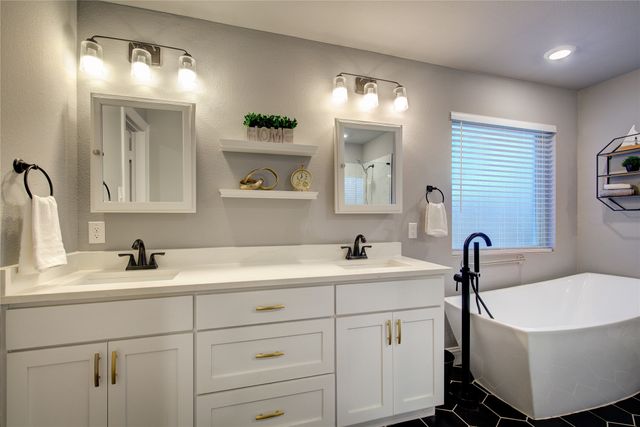 10605 Lago Vista, Quinlan, TX 75474
