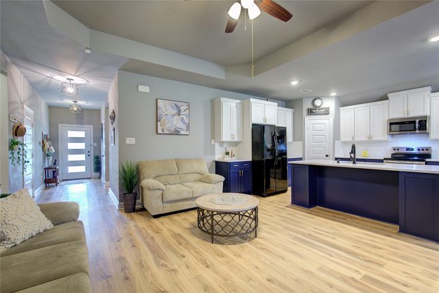 10605 Lago Vista, Quinlan, TX 75474