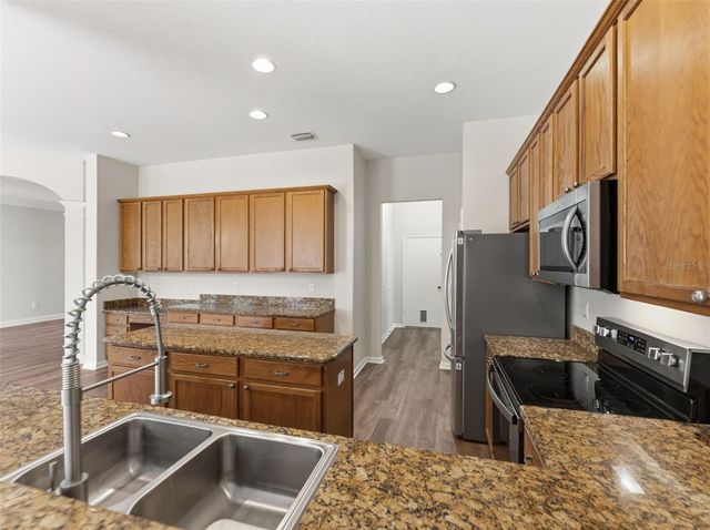 5446 SPECTACULAR BID DRIVE, Wesley Chapel, FL 33544