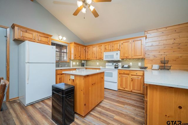 368 Charyla, Scroggins, TX 75480