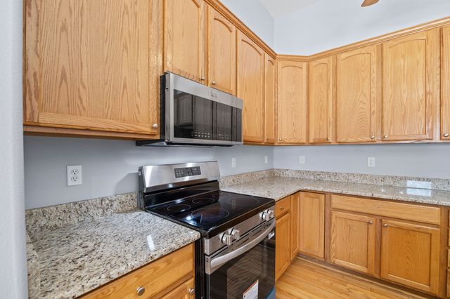 7606 Oakwood Drive, Urbandale, IA 50322