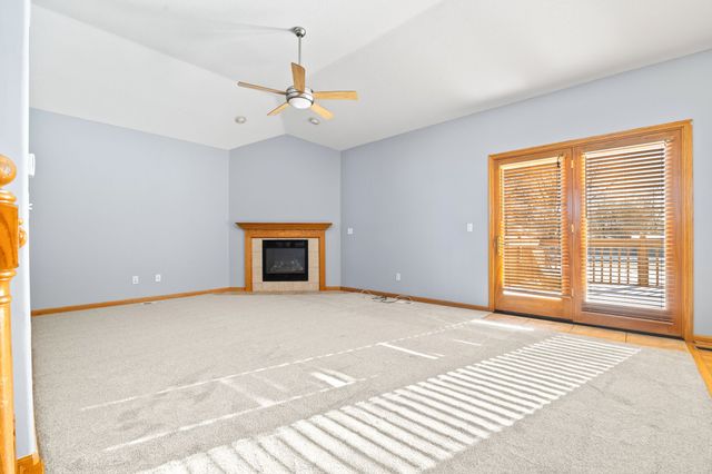 7606 Oakwood Drive, Urbandale, IA 50322