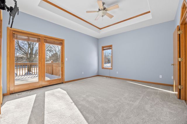 7606 Oakwood Drive, Urbandale, IA 50322