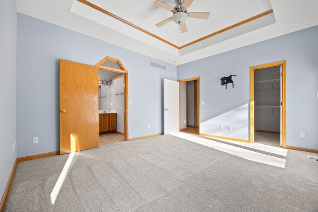 7606 Oakwood Drive, Urbandale, IA 50322