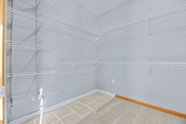 7606 Oakwood Drive, Urbandale, IA 50322