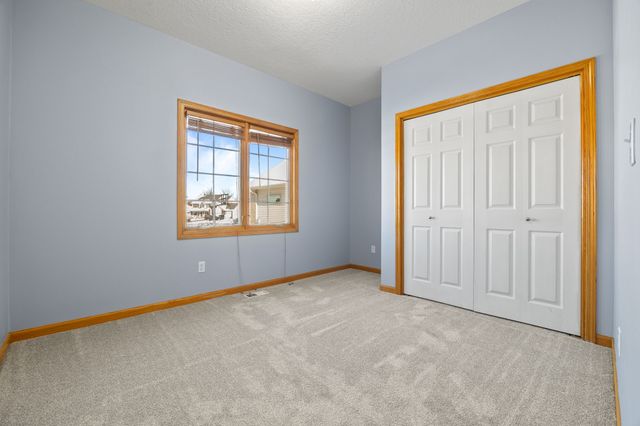 7606 Oakwood Drive, Urbandale, IA 50322