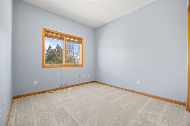 7606 Oakwood Drive, Urbandale, IA 50322