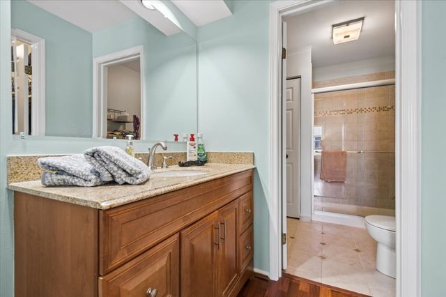 166 Hemingway Court 252, Vernon Hills, IL 60061