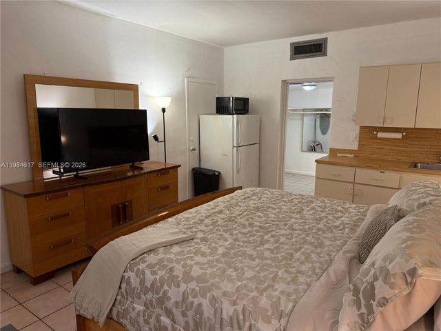 26 W Diplomat Pkwy 2229, Hallandale Beach, FL 33009