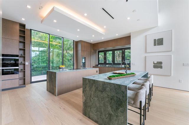 5845 SW 130th Ter, Pinecrest, FL 33156