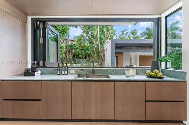 5845 SW 130th Ter, Pinecrest, FL 33156