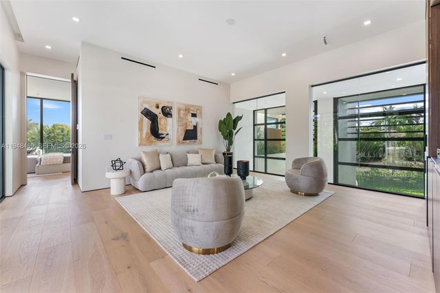 5845 SW 130th Ter, Pinecrest, FL 33156