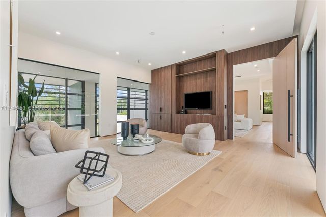 5845 SW 130th Ter, Pinecrest, FL 33156