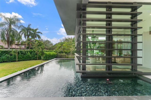 5845 SW 130th Ter, Pinecrest, FL 33156