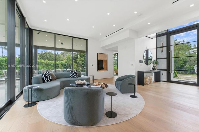 5845 SW 130th Ter, Pinecrest, FL 33156