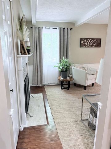 2764 Bingham, Upper St Clair, PA 15241