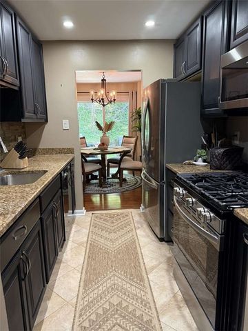 2764 Bingham, Upper St Clair, PA 15241