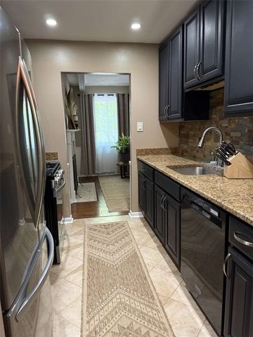 2764 Bingham, Upper St Clair, PA 15241
