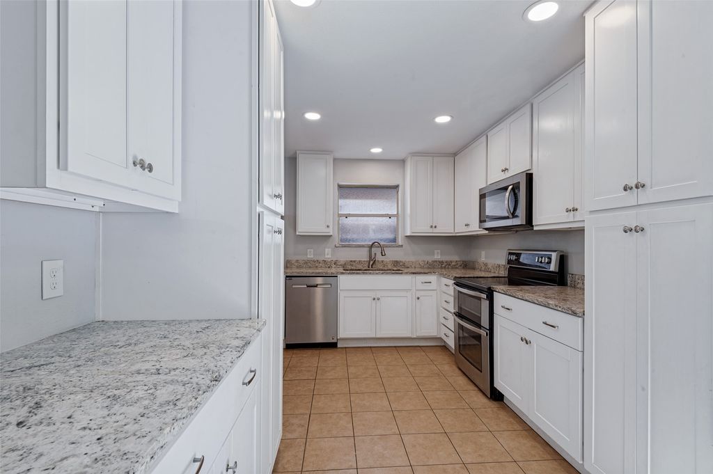2218 Royal Oaks Drive, Irving, TX 75060 — photo 5