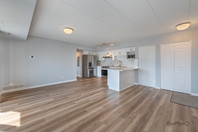 7316 40th Street 4D, Lyons, IL 60534