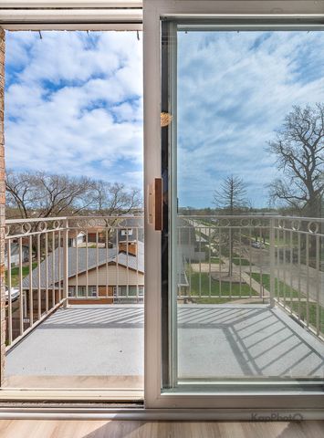 7316 40th Street 4D, Lyons, IL 60534