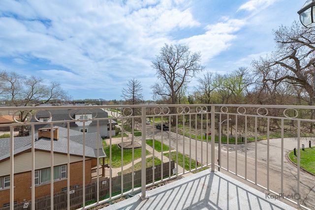 7316 40th Street 4D, Lyons, IL 60534