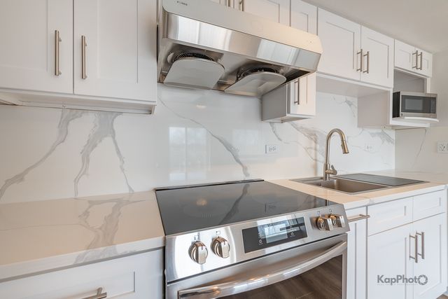 7316 40th Street 4D, Lyons, IL 60534