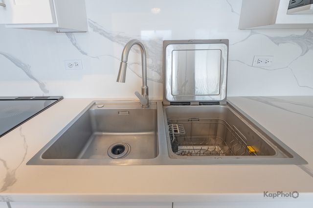 7316 40th Street 4D, Lyons, IL 60534