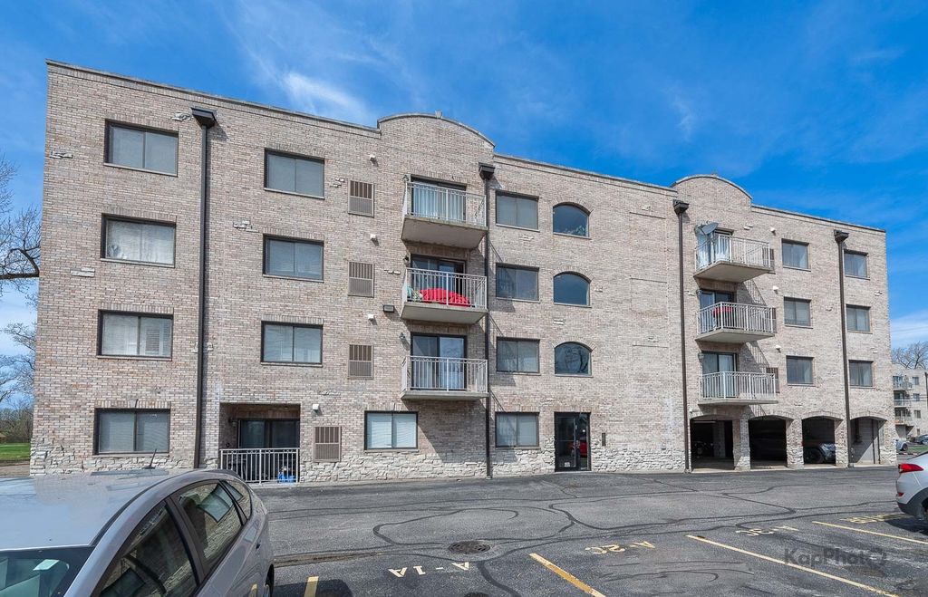 7316 40th Street 4D, Lyons, IL 60534