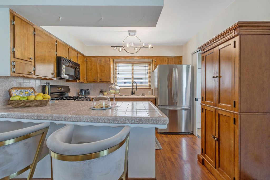 Image 12 of property listing at 3113 E Laurel Avenue, Visalia, CA 93292