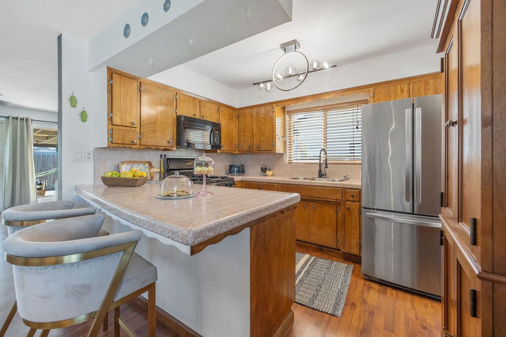 Image 13 of property listing at 3113 E Laurel Avenue, Visalia, CA 93292